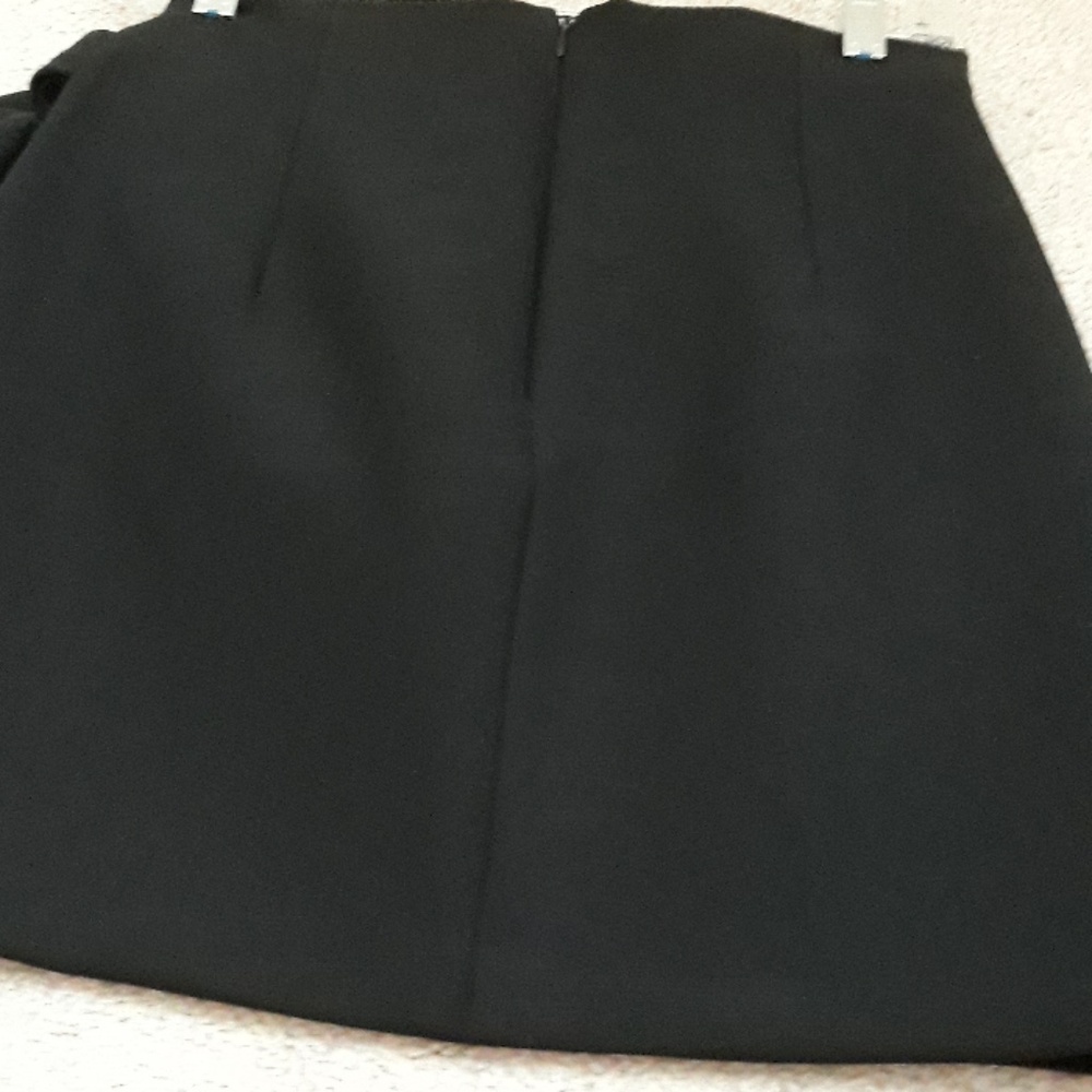 Mini skirt - Picture 3 of 3
